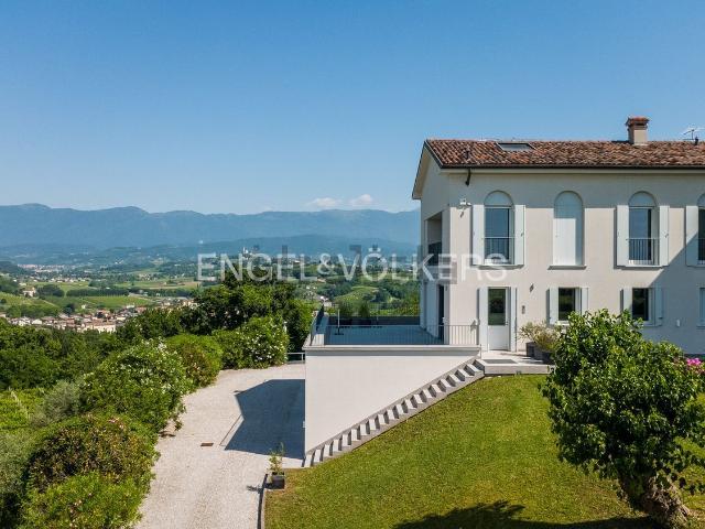 Casa in vendita a Conegliano, Veneto