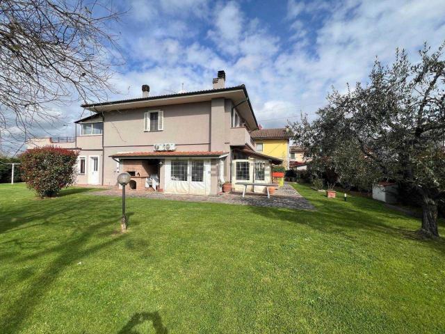 Casa in vendita a Porcari, Lucca