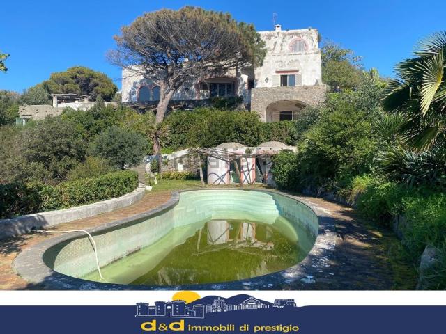 Casa in vendita a Forio, Campania