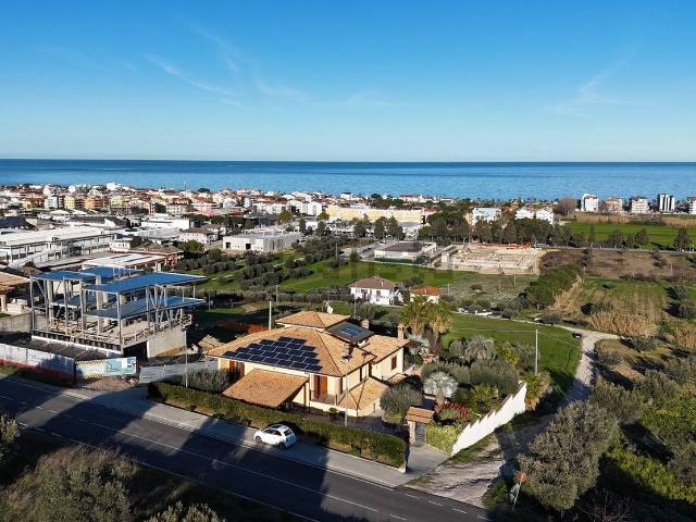 Casa in vendita a Unione dei Comuni della Val Vibrata, Tortoreto