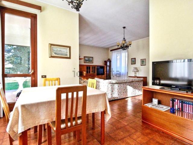 Casa in vendita a Imbersago, Lombardia