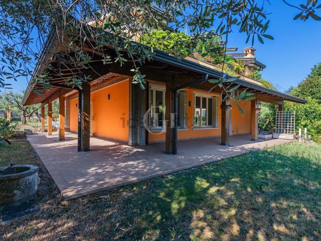 Casa in vendita a Desenzano Del Garda, Brescia