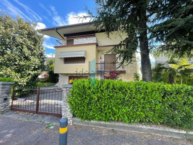 Casa in vendita a Zona Nord, Brescia