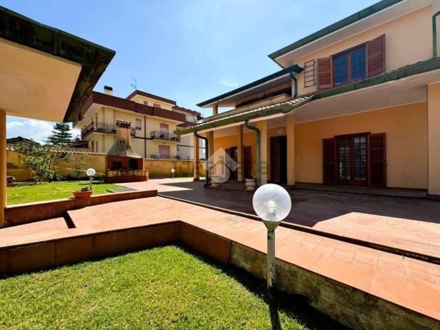 Casa in vendita a Franceschetti, Cisterna Di Latina