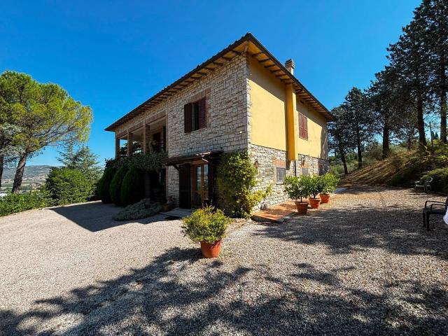 Casa in vendita a Corciano, Umbria