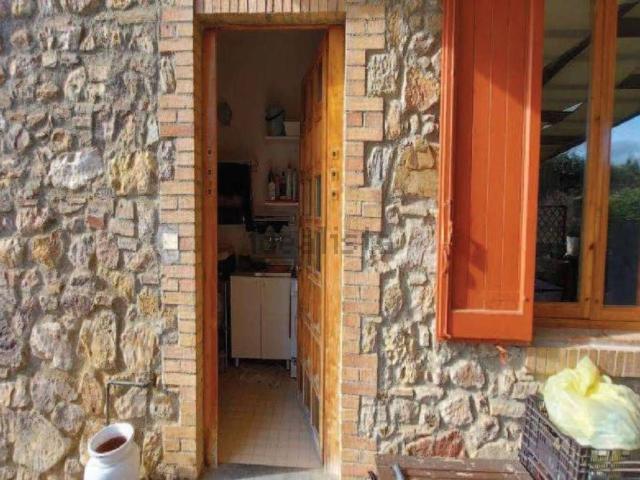 Casa in vendita a Monticiano, Siena