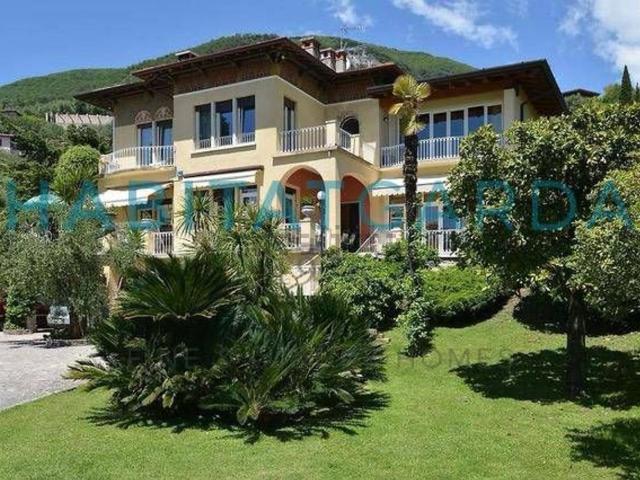 Casa in vendita a Comunità Montana Parco Alto Garda bresciano, Gardone Riviera