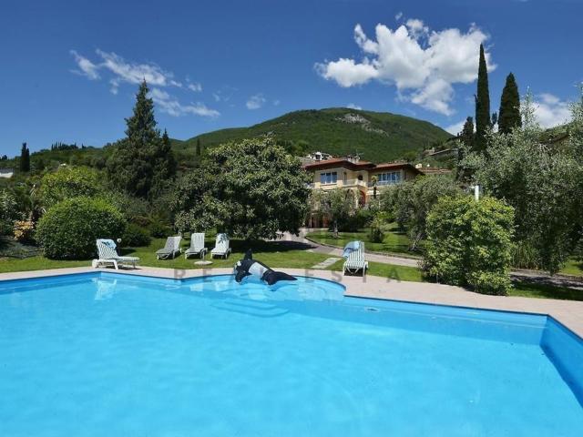 Casa in vendita a Comunità Montana Parco Alto Garda bresciano, Gardone Riviera