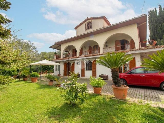 Casa in vendita a Roseto Degli Abruzzi, Abruzzo