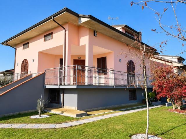 Casa in vendita a Torrazza Coste, Lombardia