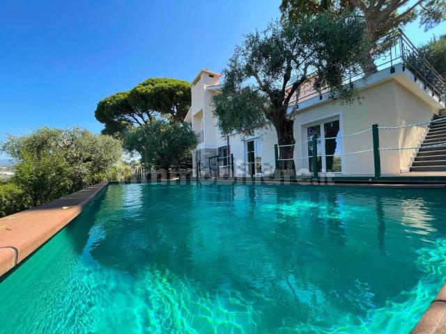 Casa in vendita a Bordighera, Liguria