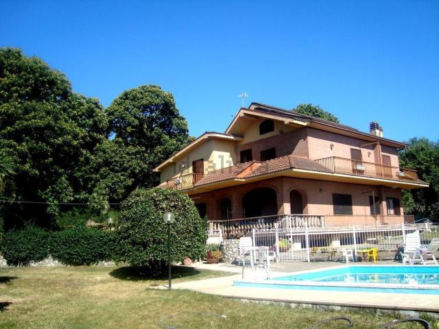 Casa in vendita a Carbognano, Lazio