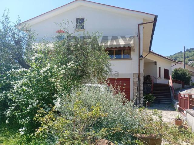 Casa in vendita a Collecchio, Uzzano E Castello