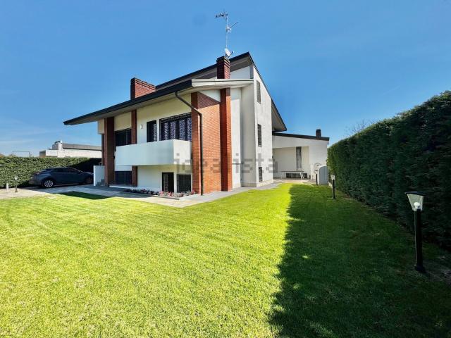 Casa in vendita a Calvenzano, Lombardia