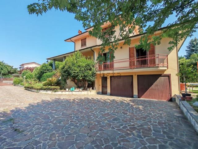 Casa in vendita a Novate Brianza, Merate
