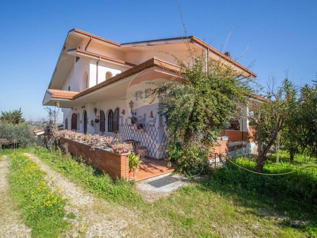 Casa in vendita a Pianella, Abruzzo