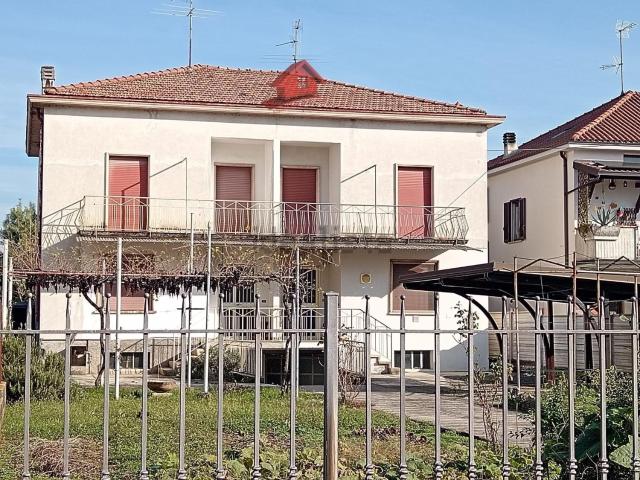 Casa in vendita a Brembate, Lombardia