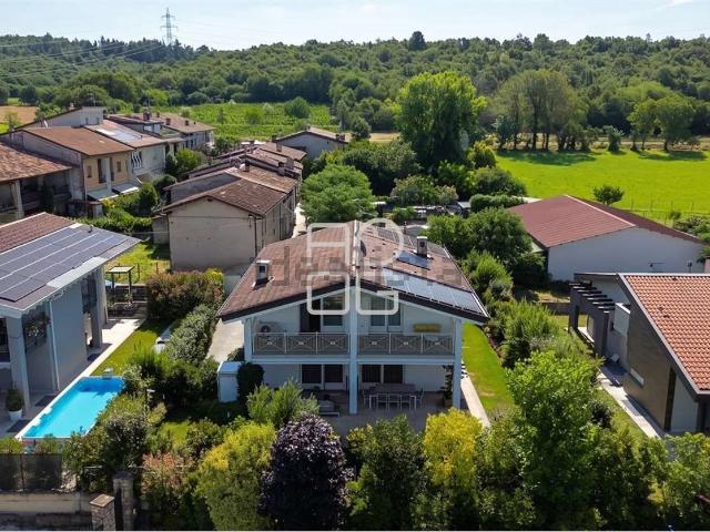 Casa in vendita a Lonato, Lombardia