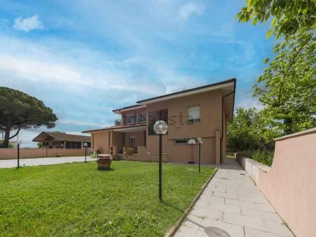 Casa in vendita a Le Melorie, Ponsacco