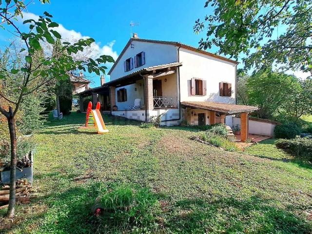 Casa in vendita a Avigliano Umbro, Umbria