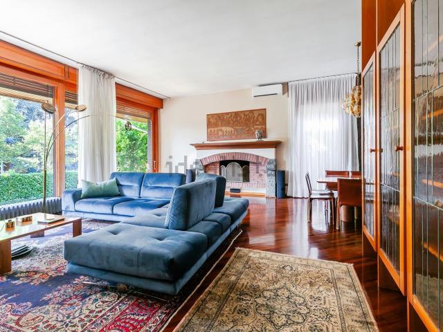 Casa in vendita a Rescaldina, Lombardia
