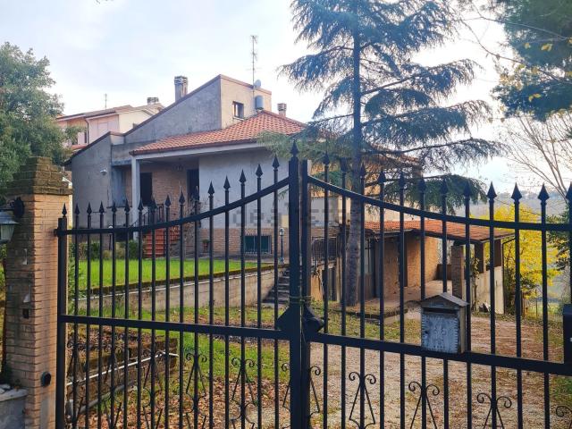 Casa in vendita a Marche, Ancona