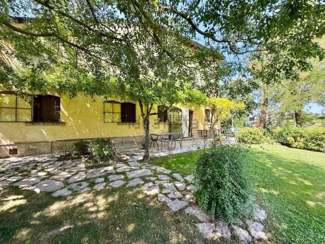Casa in vendita a Monzambano, Lombardia