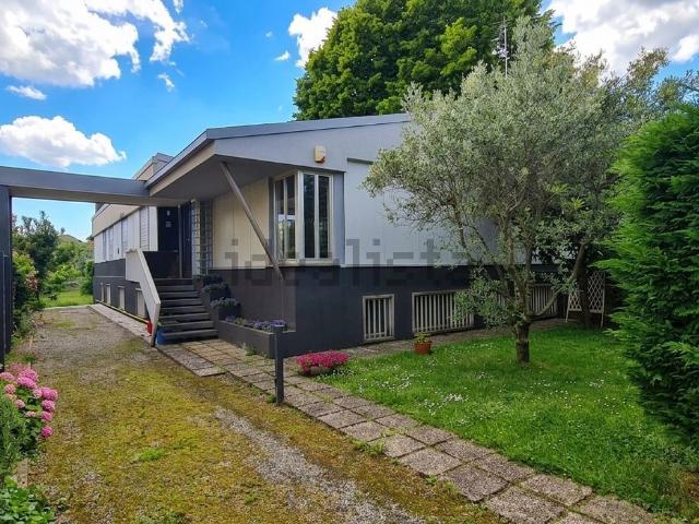 Casa in vendita a Brugherio, Lombardia