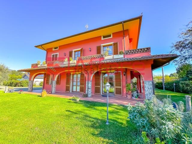 Casa in vendita a Massa e Cozzile, Toscana