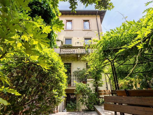 Casa in vendita a Municipio 7, Milano