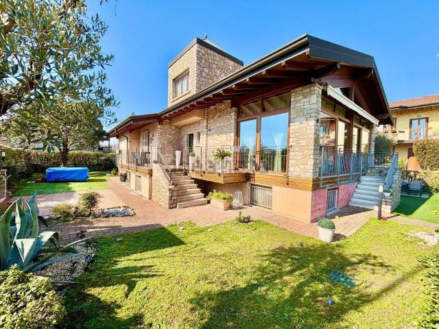 Casa in vendita a Lonato, Brescia