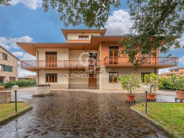 Casa in vendita a Deruta, Umbria