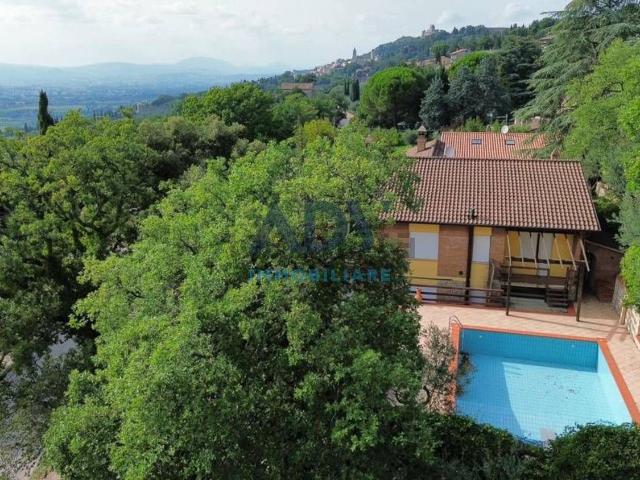 Casa in vendita a Assisi, Umbria