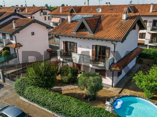 Casa in vendita a Magnago, Lombardia