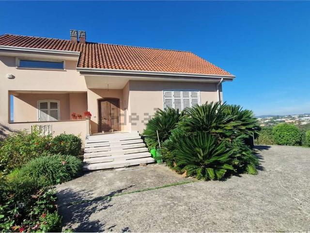 Casa in vendita a Frosinone, Lazio
