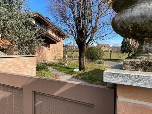 Casa in vendita a Besana In Brianza, Lombardia