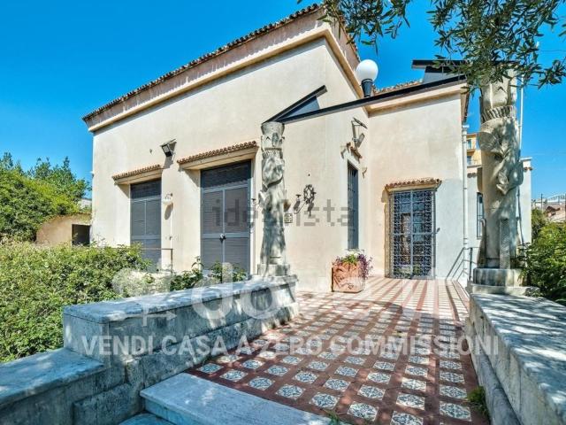 Casa in vendita a Borgo-Sanzio, Catania