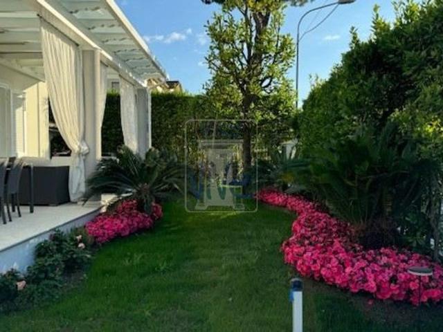 Casa in vendita a Marina di Pietrasanta, Pietrasanta