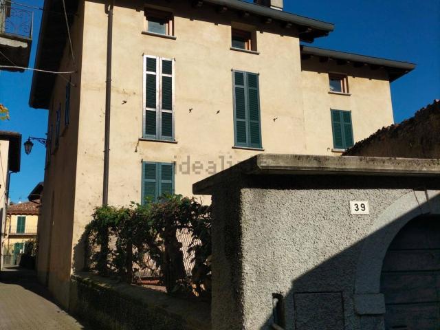 Casa in vendita a Magreglio, Lombardia
