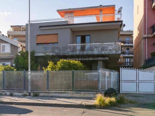 Casa in vendita a Picanello-Ognina-Barriera-Canalicchio, Catania