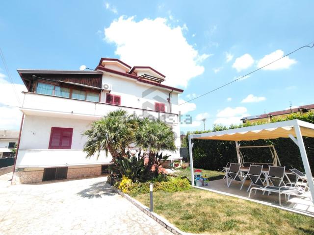 Casa in vendita a Amorosi, Campania