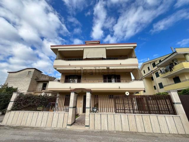 Casa in vendita a Curti, Campania