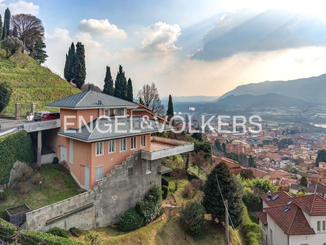 Casa in vendita a Calolziocorte, Lombardia