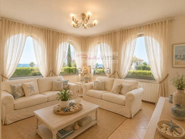 Casa in vendita a Montignoso, Toscana