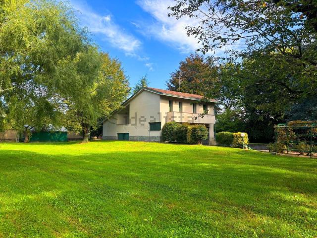 Casa in vendita a Albiate, Lombardia
