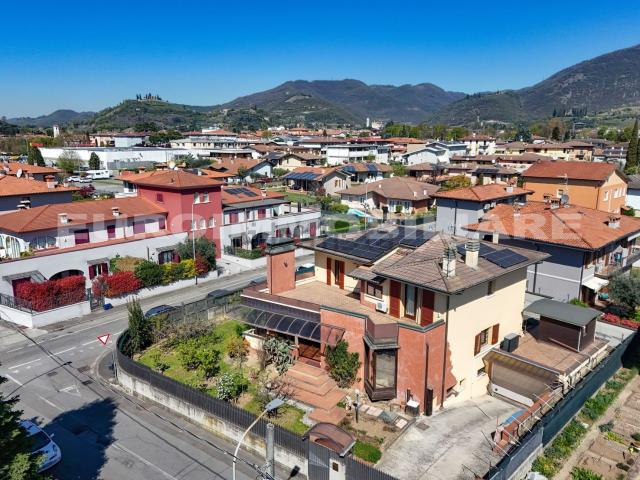 Casa in vendita a Sale, Gussago