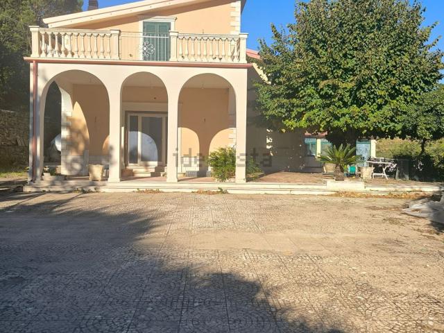 Casa in vendita a Piazza, Sicilia
