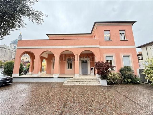 Casa in vendita a Montichiari, Lombardia
