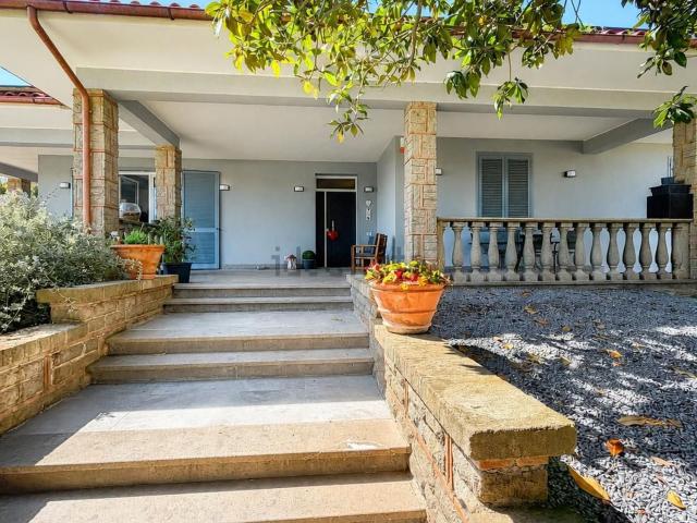 Casa in vendita a Pian di San Martino, Vetralla