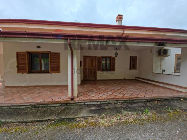 Casa in vendita a Calabria, Cosenza